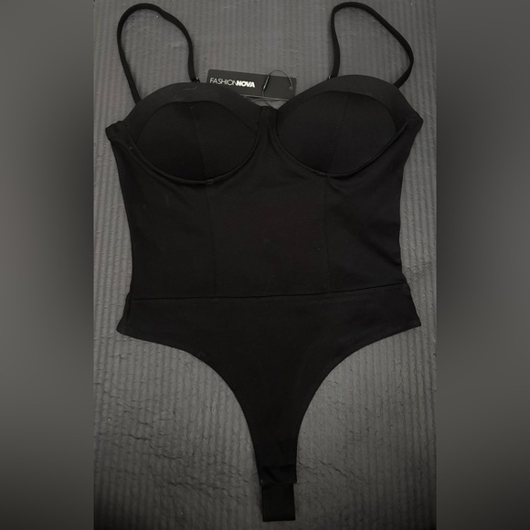 Fashion nova bodysuit - Picture 7 of 9